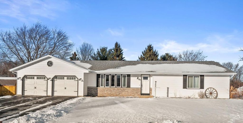 Photo of 202 Highland AVENUE, Fort Atkinson, WI 53538 (MLS # 1949506)