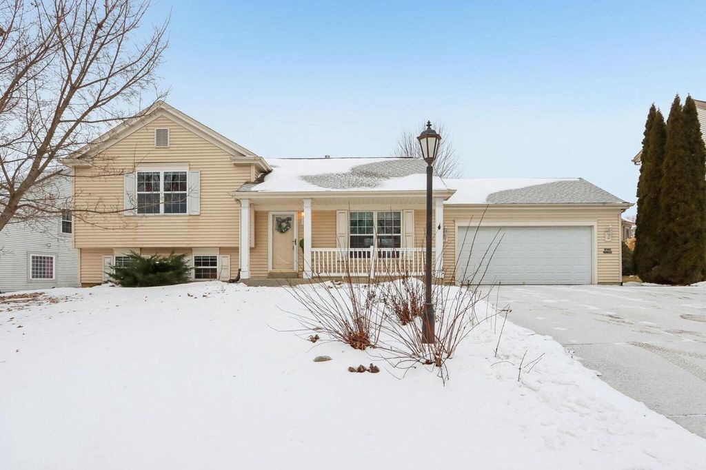 Photo of W142N9935 Amber DRIVE, Germantown, WI 53022 (MLS # 1949666)