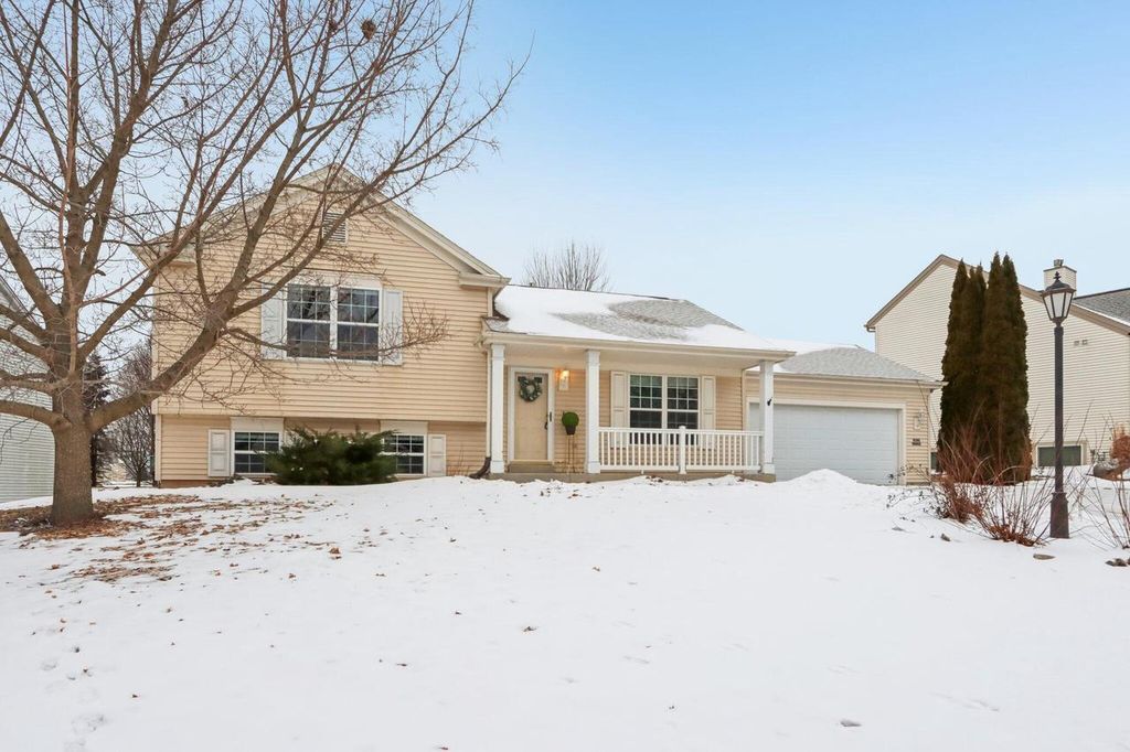 Photo of W142N9935 Amber DRIVE, Germantown, WI 53022 (MLS # 1949666)