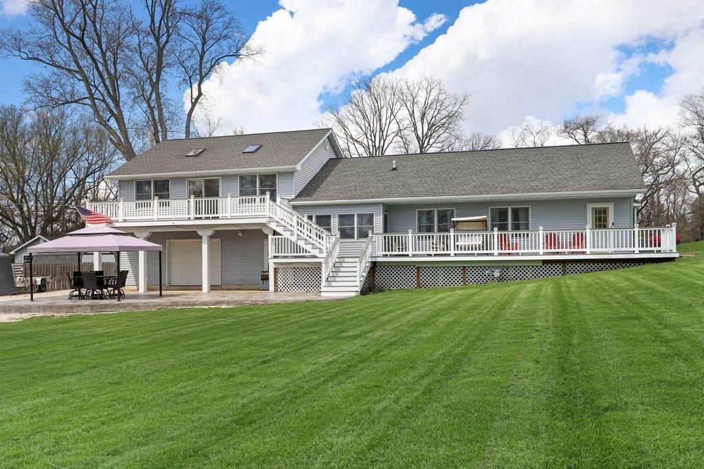 Photo of 7512 336th AVENUE, Burlington, WI 53105 (MLS # 1958466)