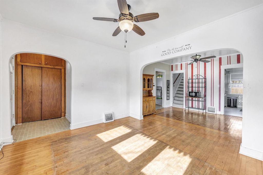 Photo of 1012 Green STREET, Manitowoc, WI 54220 (MLS # 50319402)