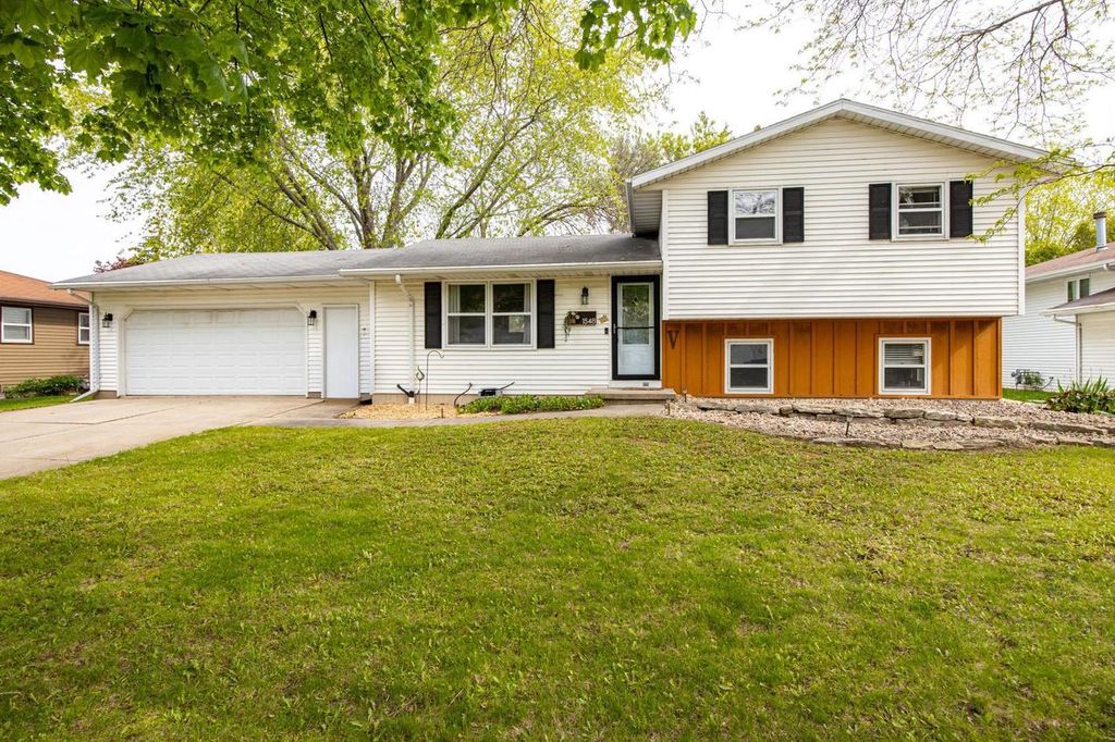 Photo of 1548 E Moon Beam TRAIL, Appleton, WI 54915 (MLS # 50325972)