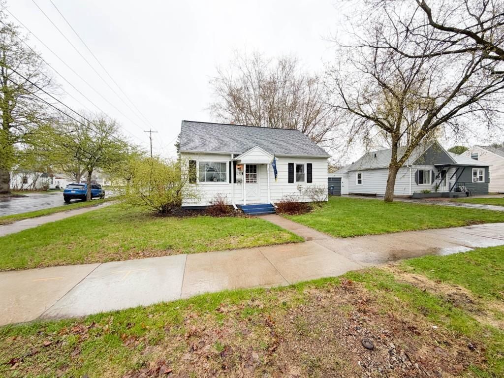 Photo of 1023 N 8th AVENUE, Wausau, WI 54401 (MLS # 22601694)