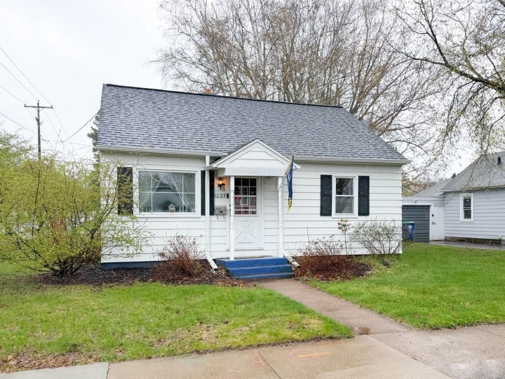 Photo of 1023 N 8th AVENUE, Wausau, WI 54401 (MLS # 22601694)