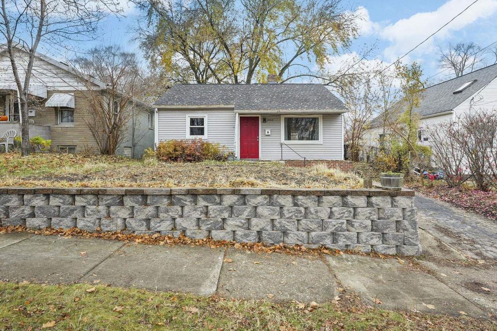 Photo of 1942 Northwestern AVENUE, Madison, WI 53704 (MLS # 2012865)