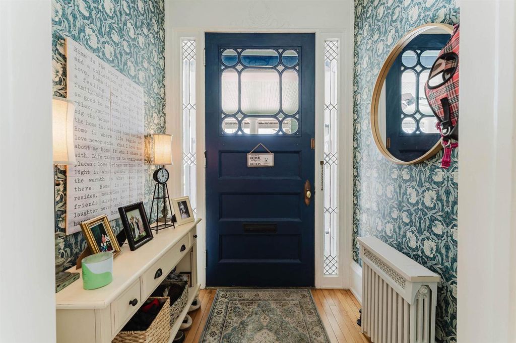 Photo of 1016 Washington AVENUE, Oshkosh, WI 54901 (MLS # 50322687)