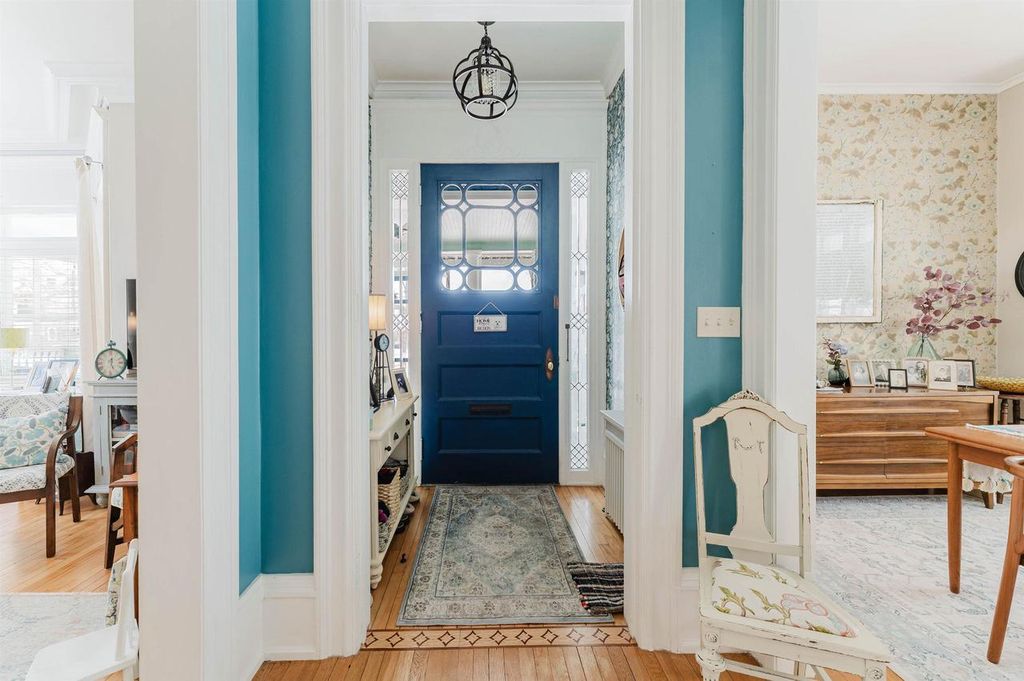 Photo of 1016 Washington AVENUE, Oshkosh, WI 54901 (MLS # 50322687)