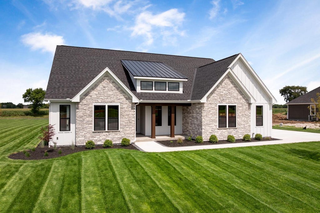 Photo of N63W35852 Frederick DRIVE, Oconomowoc, WI 53066 (MLS # 1969925)