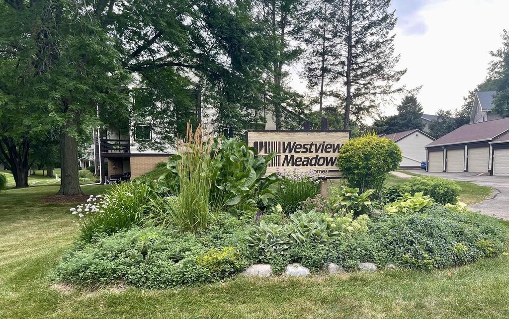 Photo of 1 Creekside WAY #9, Madison, WI 53717 (MLS # 2028673)