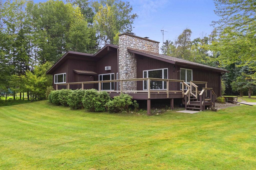 Photo of W5790 Point LANE, Crivitz, WI 54114 (MLS # 50324295)