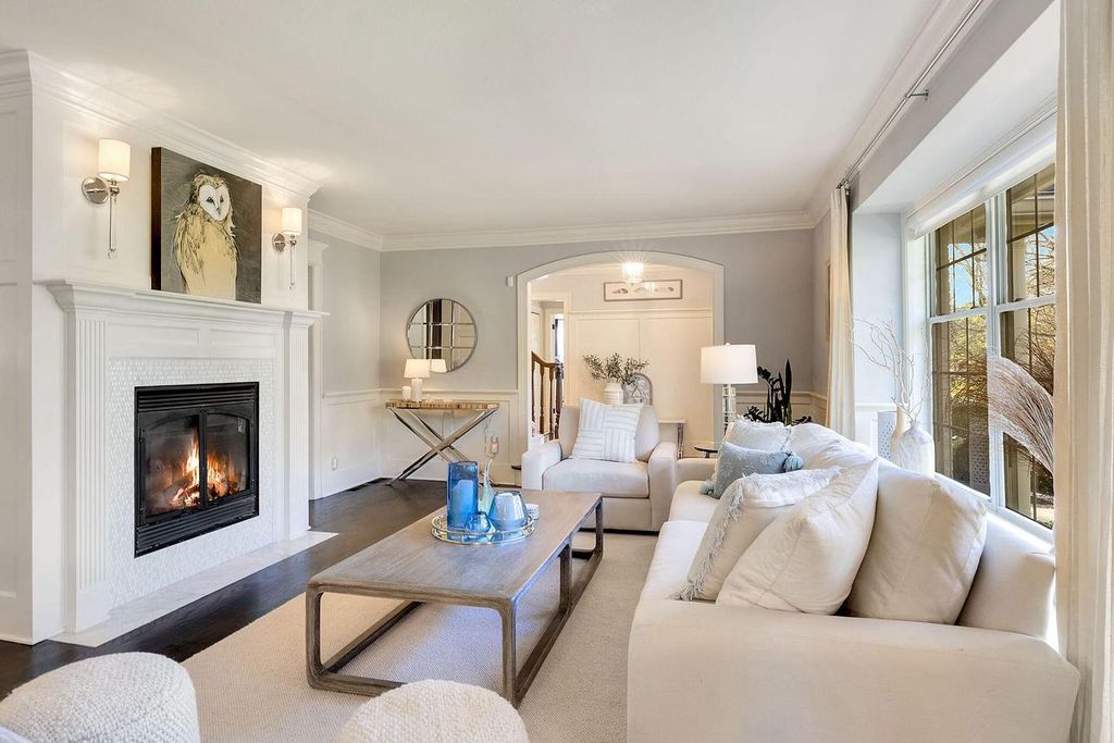 Photo of 920 Madera CIRCLE, Elm Grove, WI 53122 (MLS # 1949411)