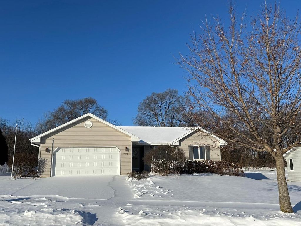 Photo of 1510 Agnes ROAD, Fort Atkinson, WI 53538 (MLS # 2015342)