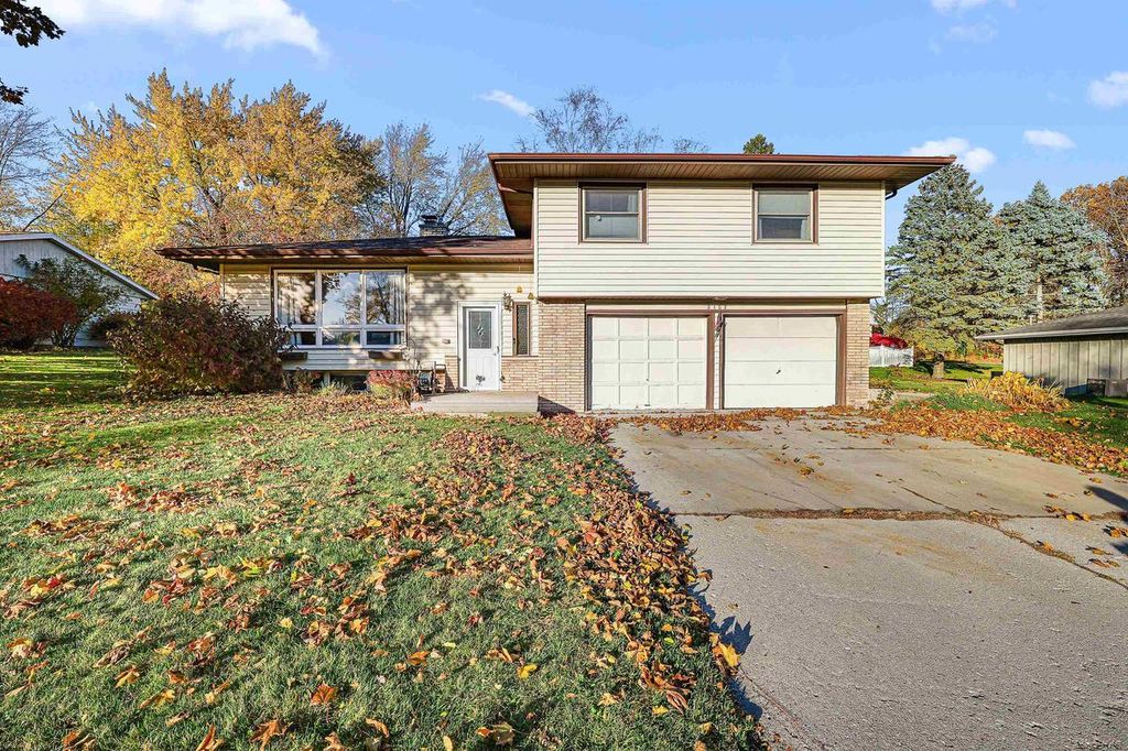 Photo of 2102 Mary AVENUE, New Holstein, WI 53061 (MLS # 50317892)