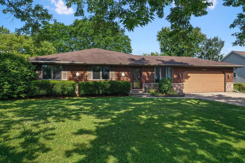 Photo of 2440 Meadow Park DRIVE, Green Bay, WI 54311 (MLS # 50329049)