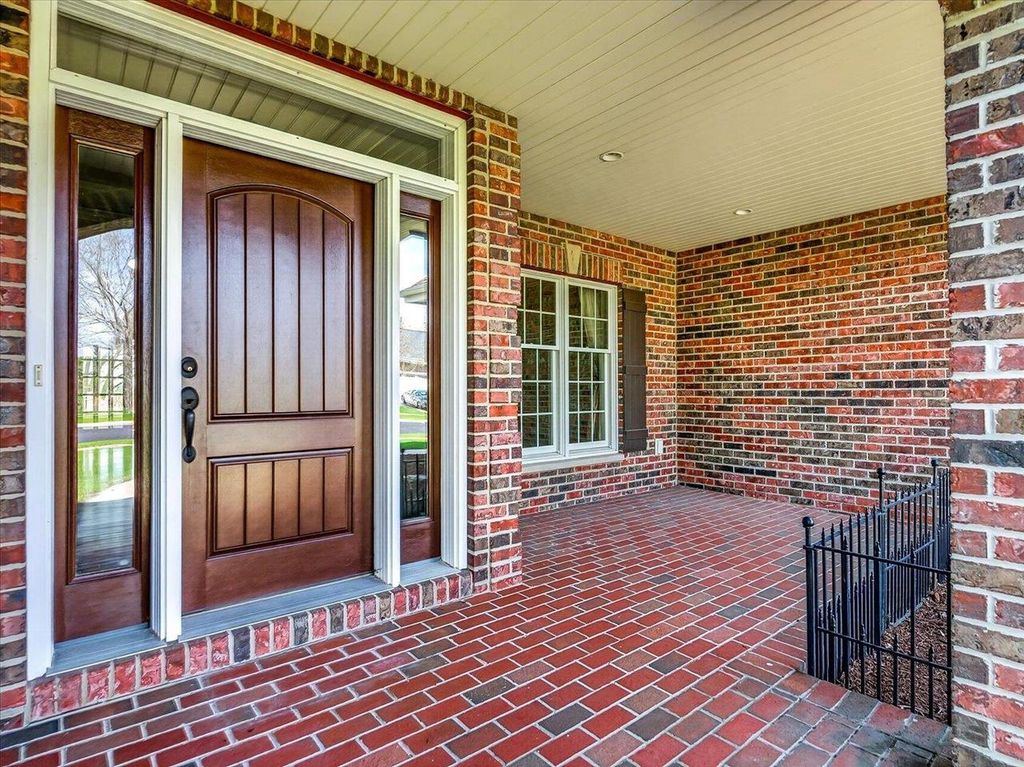 Photo of 1642 Bellewood DRIVE, Waunakee, WI 53597 (MLS # 2021683)