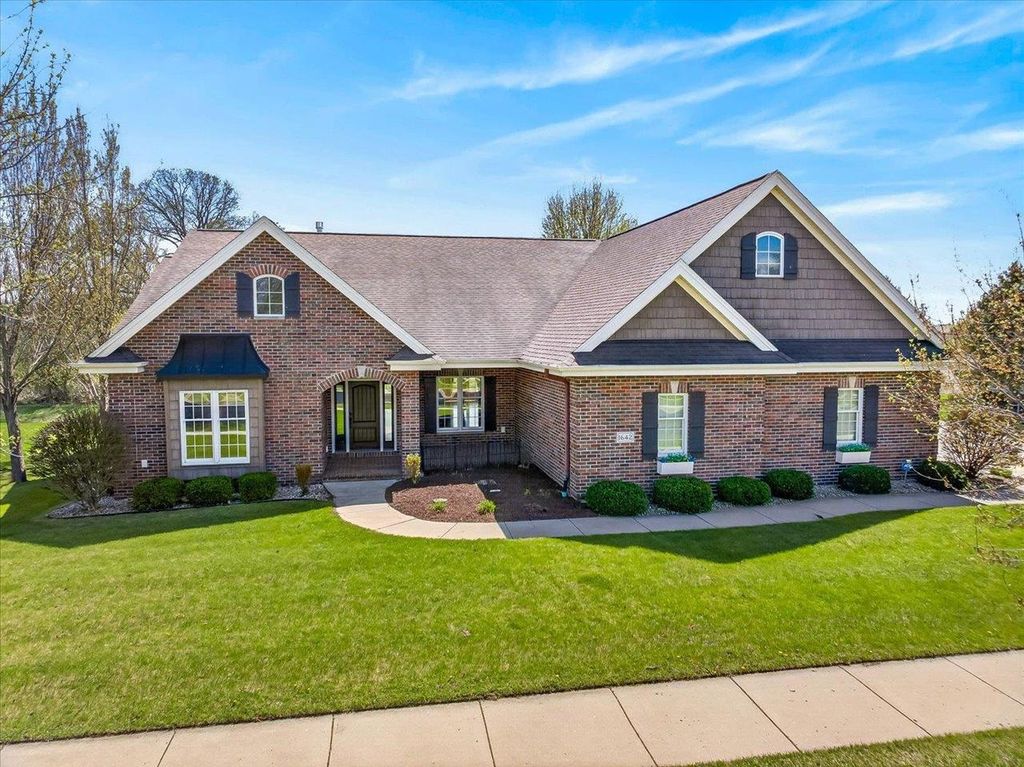 Photo of 1642 Bellewood DRIVE, Waunakee, WI 53597 (MLS # 2021683)