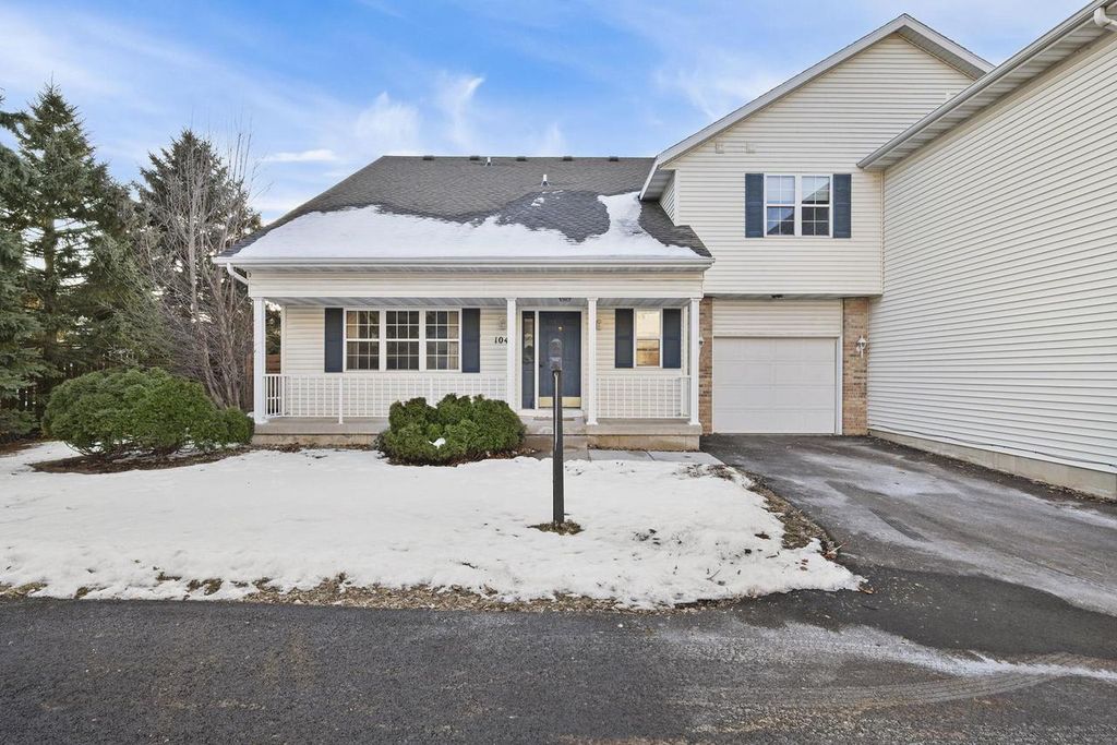 Photo of 1041 Chandler LANE, Sun Prairie, WI 53590 (MLS # 2015007)