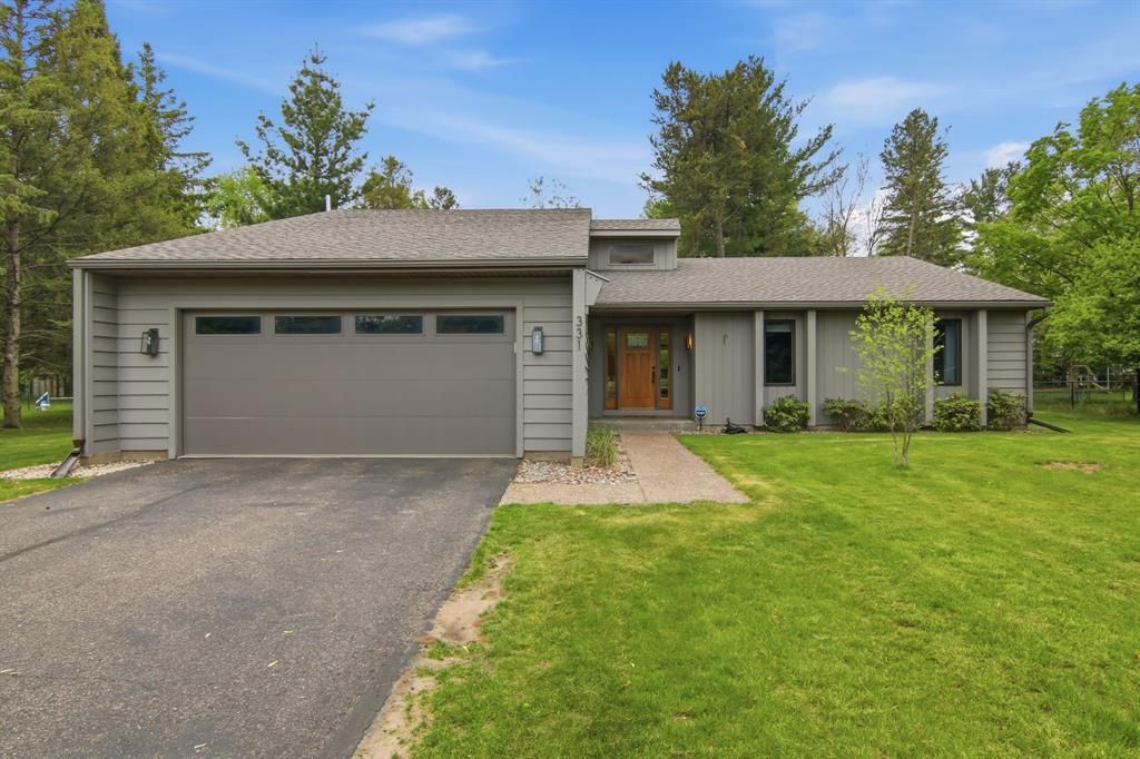 Photo of 331 W Hamilton AVENUE, Eau Claire, WI 54701 (MLS # 1601636)