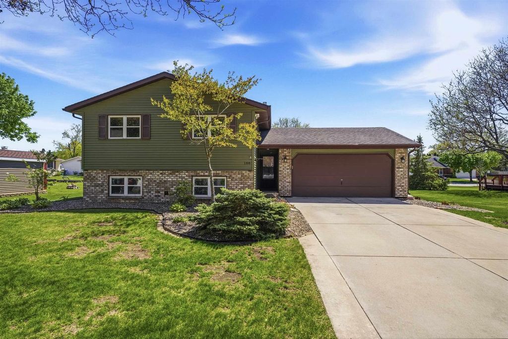 Photo of 166 Martin PLACE, Fond Du Lac, WI 54935 (MLS # 50325712)
