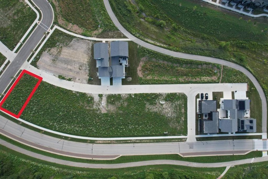 Photo of 9423 S Lake Vista PARKWAY #9431, Oak Creek, WI 53154 (MLS # 1953483)