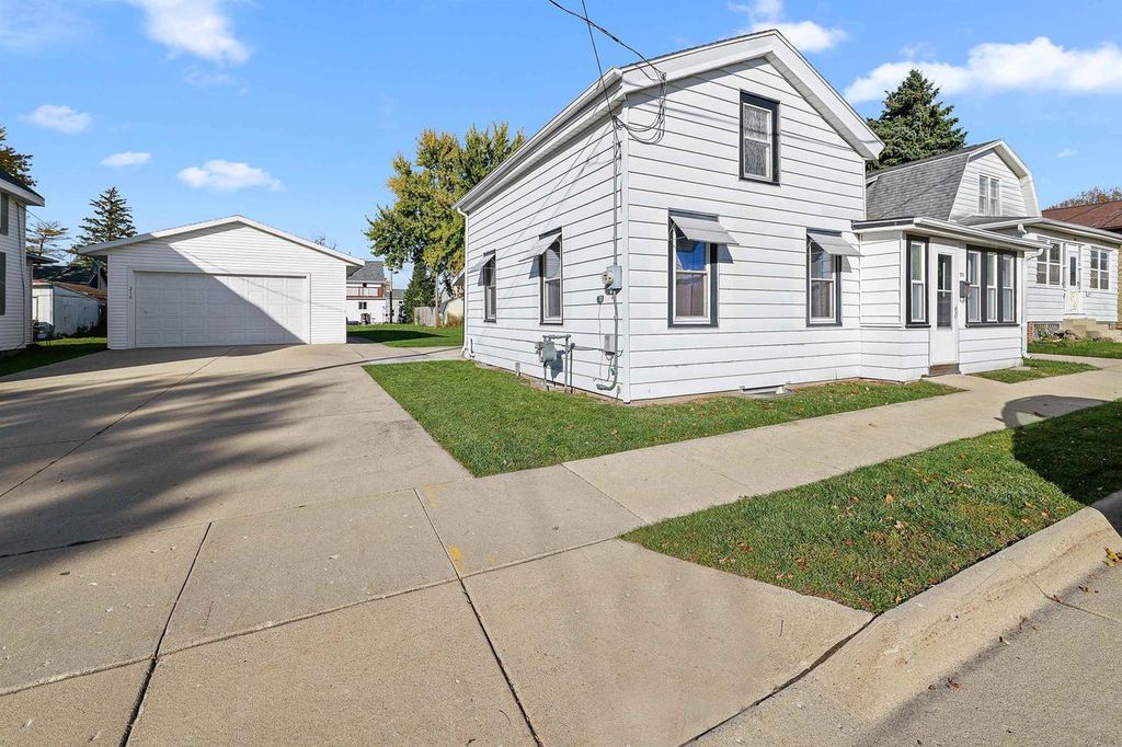 Photo of 216 E Division STREET, Watertown, WI 53098 (MLS # 2011791)