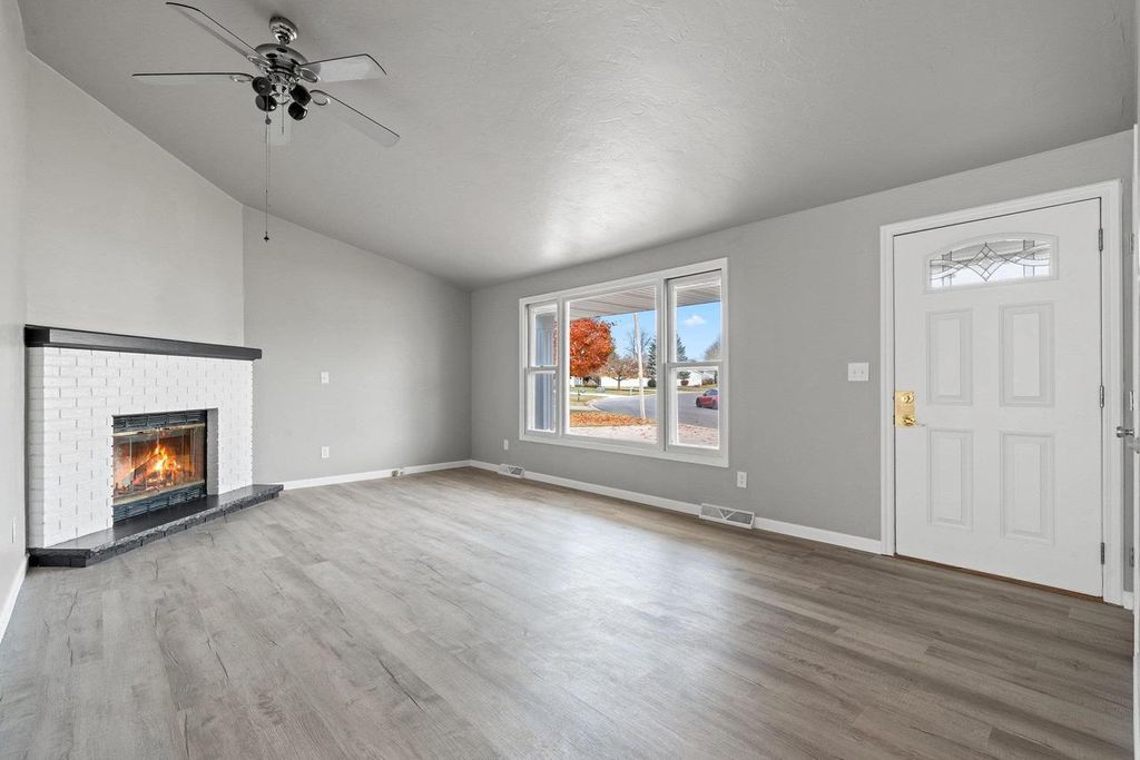 Photo of 2174 Nellie LANE, Green Bay, WI 54311 (MLS # 50318079)