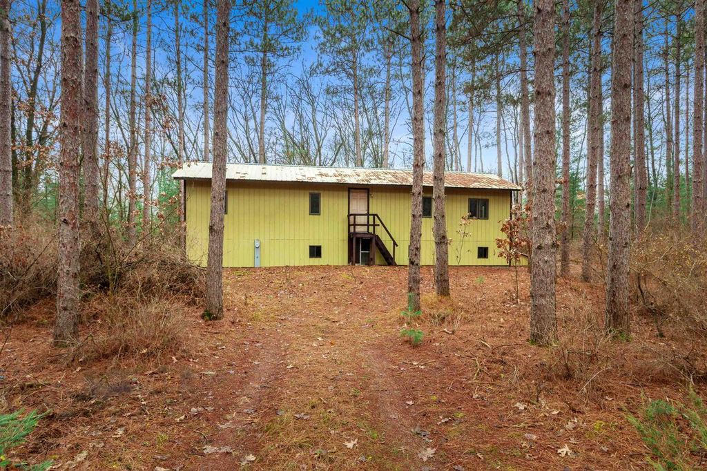 Photo of N2953 Shadow CIRCLE, Redgranite, WI 54970 (MLS # 50318610)