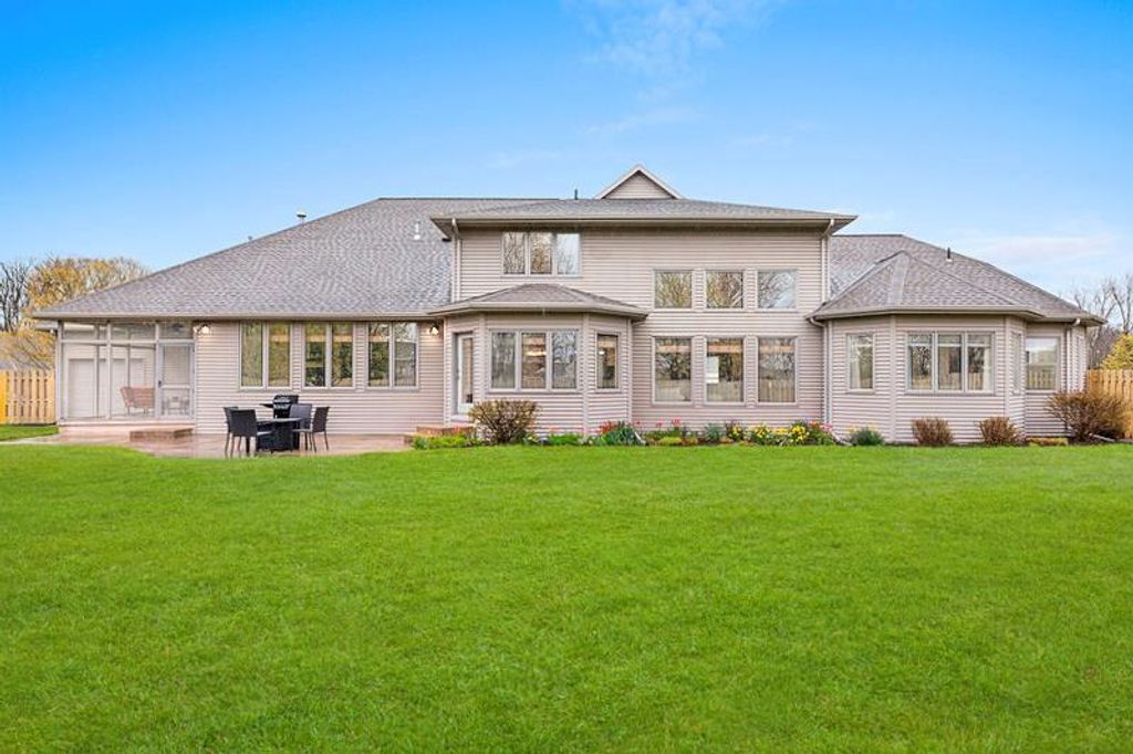 Photo of 230 Oak Brook DRIVE, Pulaski, WI 54162 (MLS # 50324668)