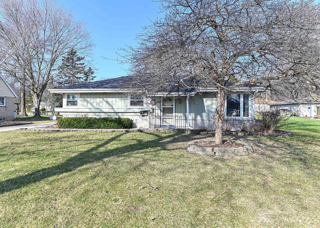 Photo of 6015 S 18th STREET, Milwaukee, WI 53221 (MLS # 1955567)