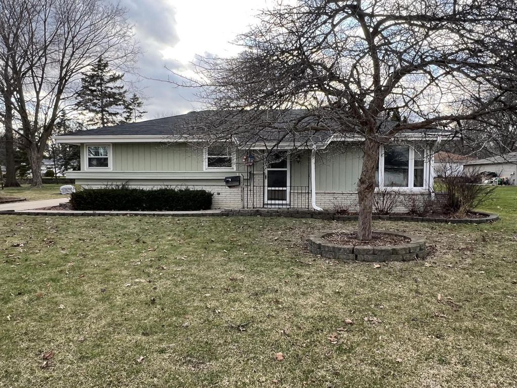 Photo of 6015 S 18th STREET, Milwaukee, WI 53221 (MLS # 1955567)