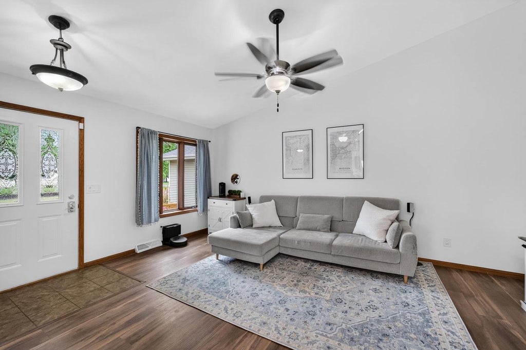 Photo of 237 W Parkview STREET, Cottage Grove, WI 53527 (MLS # 2025553)