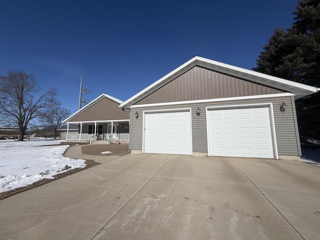 Photo of E11220 Birnam Woods ROAD, Baraboo, WI 53913 (MLS # 2009137)