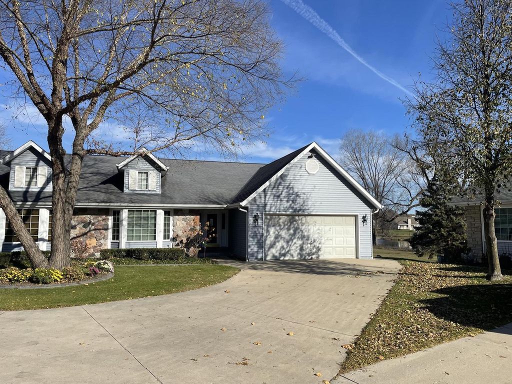 Photo of 2214 Willowbrook DRIVE, West Bend, WI 53090 (MLS # 1942851)