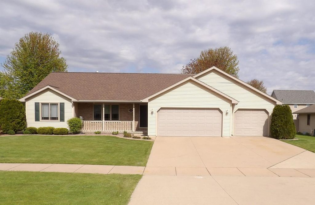 Photo of 2360 Lost Dauphin ROAD, De Pere, WI 54115 (MLS # 50325602)