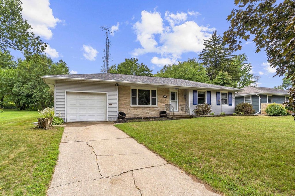 Photo of 134 E Marquette STREET, Berlin, WI 54923 (MLS # 50331627)
