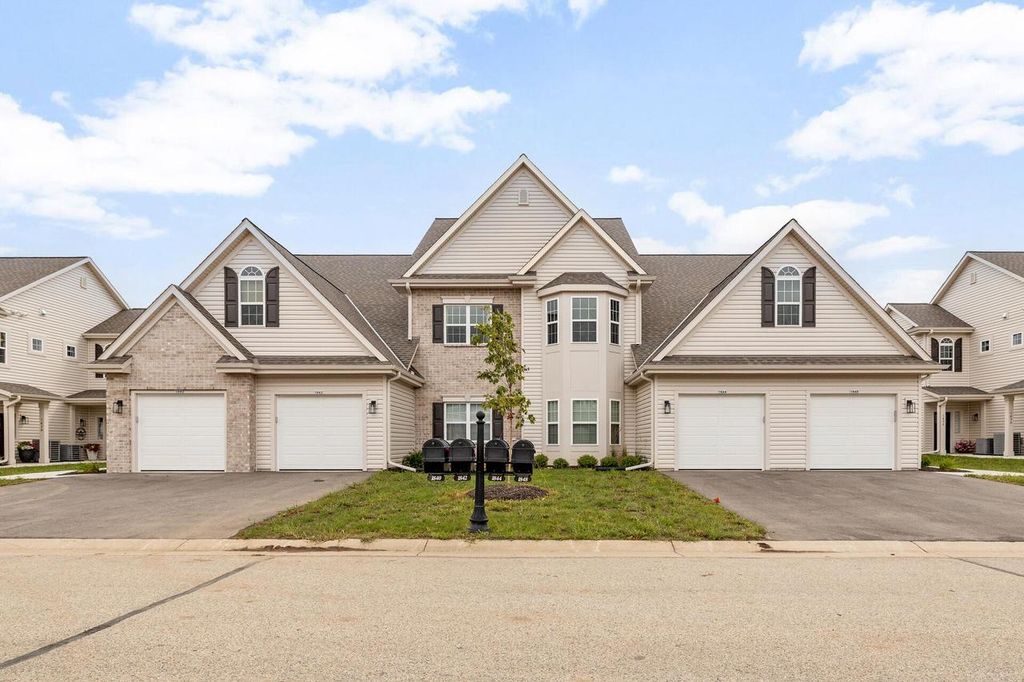 Photo of 1870 Woodland WAY #433-1, Slinger, WI 53086 (MLS # 1944284)