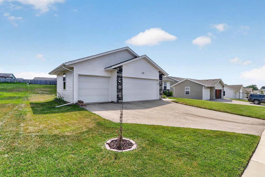 Photo of 3150 Emerald DRIVE, Janesville, WI 53546 (MLS # 2029936)