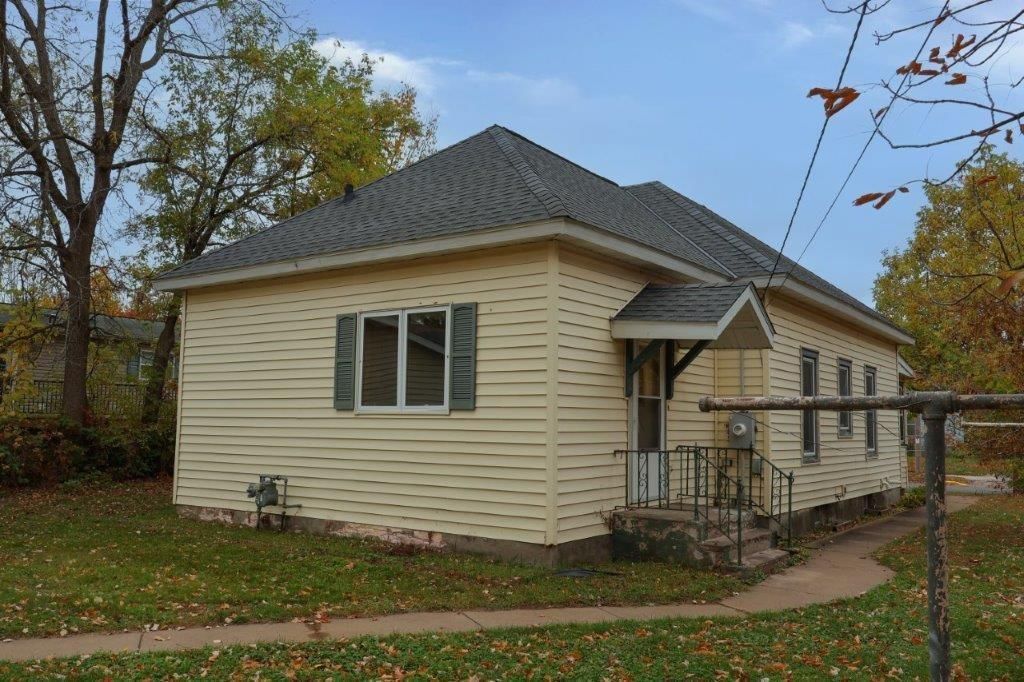 Photo of 516 Lake AVENUE, Ladysmith, WI 54848 (MLS # 1596541)