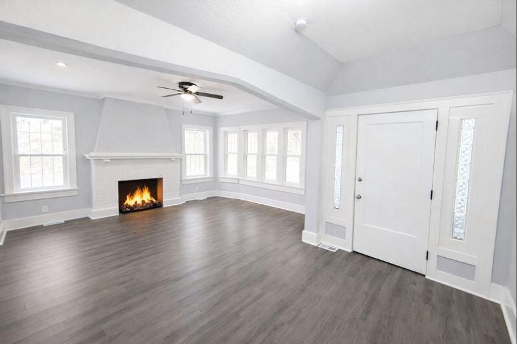 Photo of 2707 W Highland BOULEVARD #2709, Milwaukee, WI 53208 (MLS # 1949469)