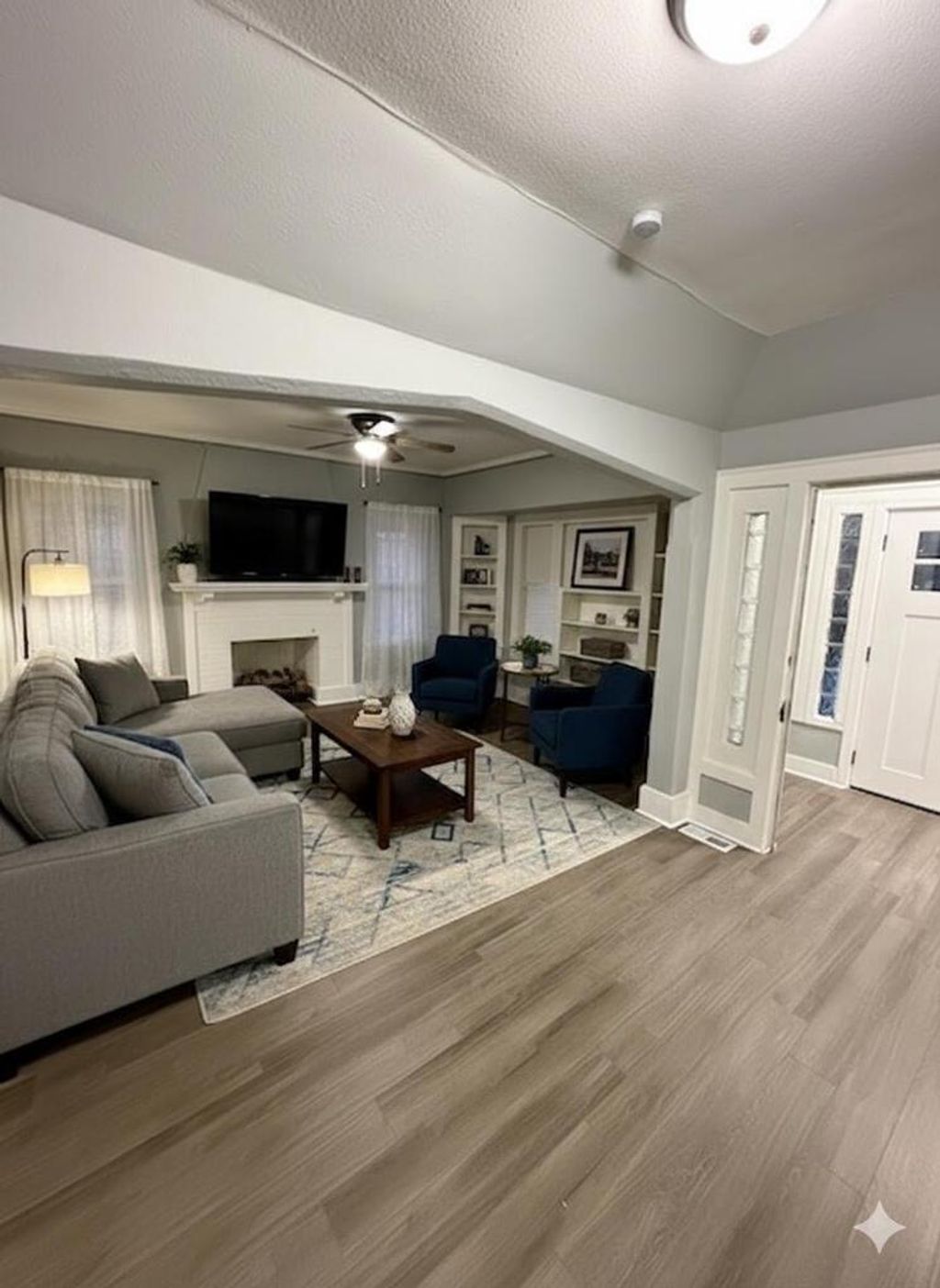 Photo of 2707 W Highland BOULEVARD #2709, Milwaukee, WI 53208 (MLS # 1949469)