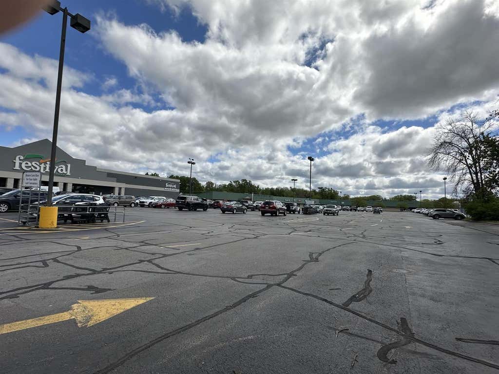 Photo of 300 Wolf River PLAZA #10 Spaces, New London, WI 54961 (MLS # 22502344)