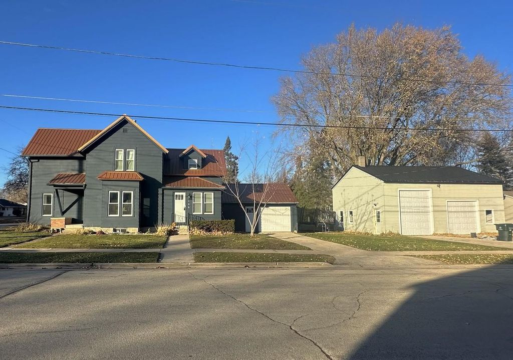 Photo of 135 W Hickory STREET, Seymour, WI 54165 (MLS # 50318396)