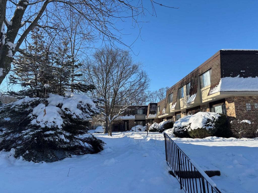 Photo of 6081 W Calumet ROAD, Milwaukee, WI 53223 (MLS # 1945960)