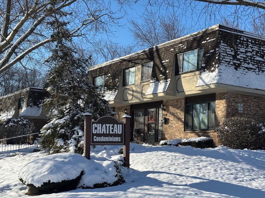 Photo of 6081 W Calumet ROAD, Milwaukee, WI 53223 (MLS # 1945960)