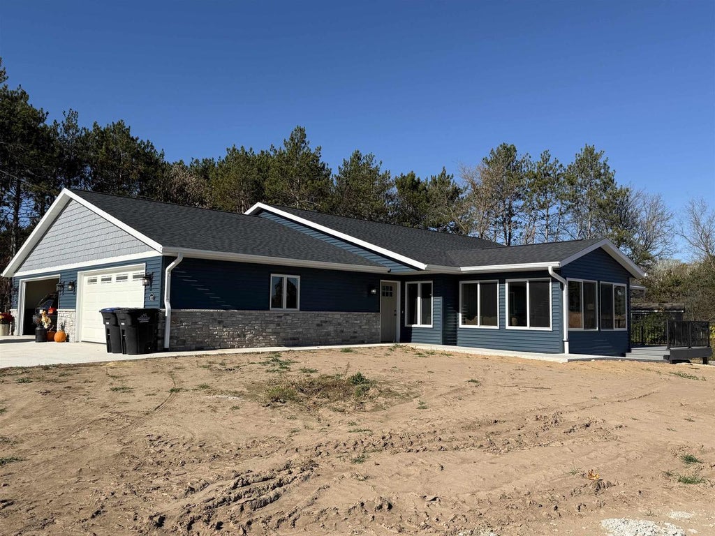 Photo of 1761 Timber TRAIL, Shawano, WI 54166 (MLS # 50335155)