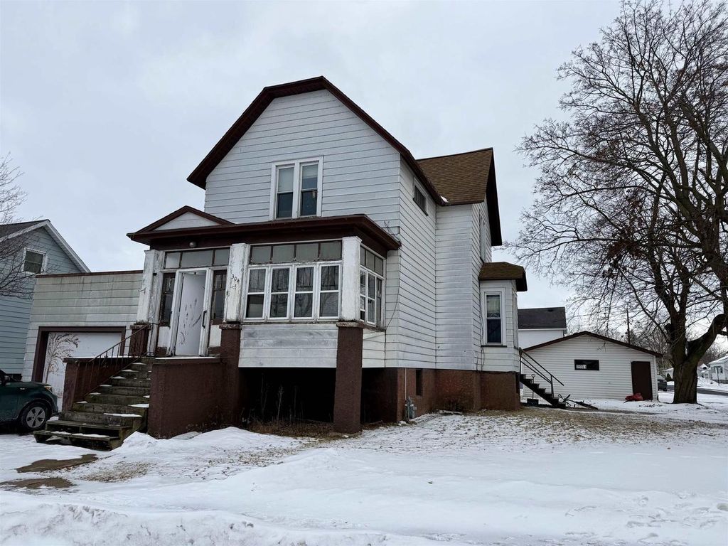 Photo of 304 Lake STREET, Marinette, WI 54143 (MLS # 50320693)