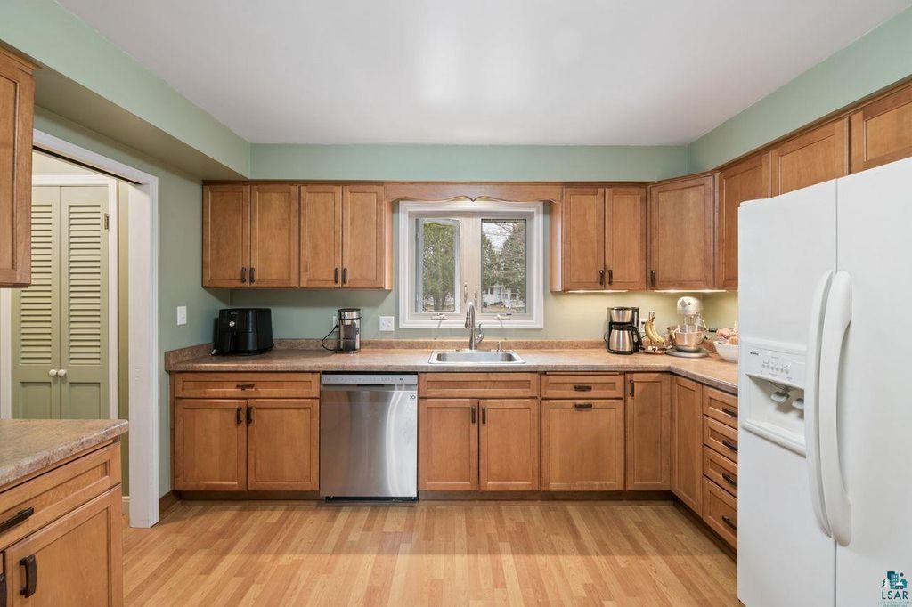 Photo of 1220 Vaughn AVENUE, Ashland, WI 54806 (MLS # 6124597)