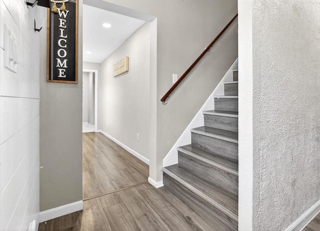 Photo of 327 W 7th AVENUE, Oshkosh, WI 54902 (MLS # 50323861)