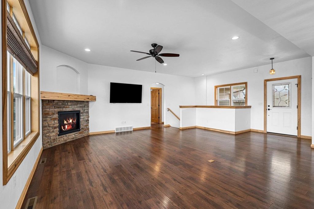 Photo of 3515 Mayapple DRIVE, Green Bay, WI 54311 (MLS # 50324963)