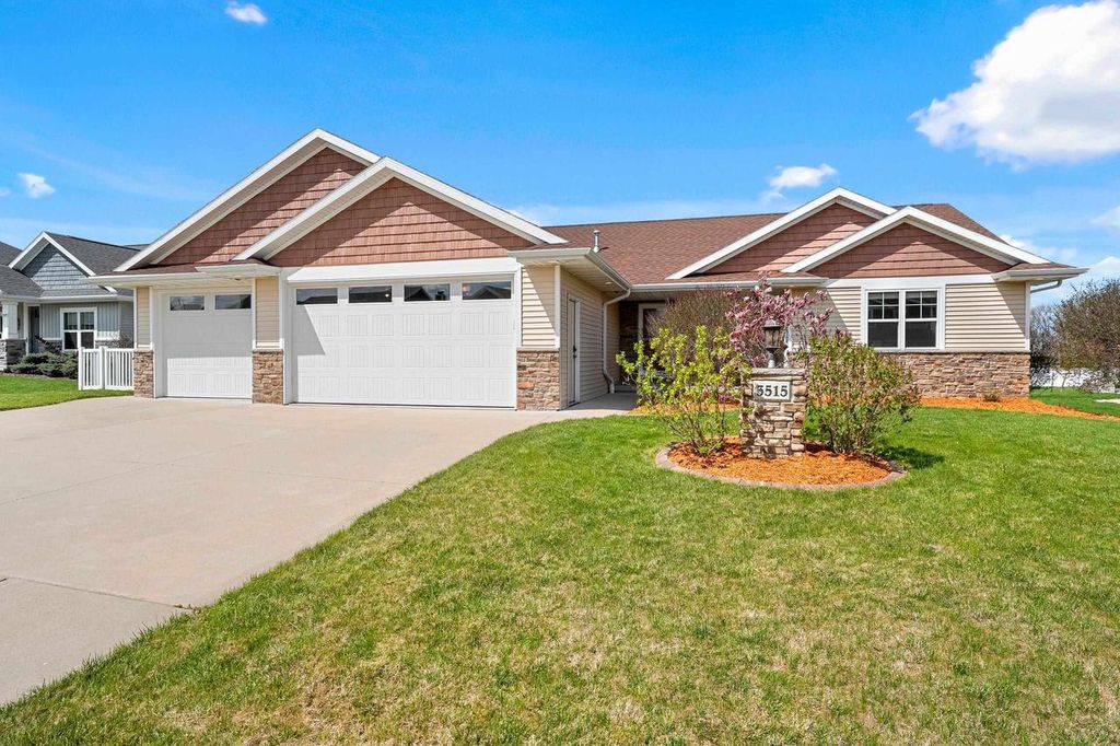 Photo of 3515 Mayapple DRIVE, Green Bay, WI 54311 (MLS # 50324963)